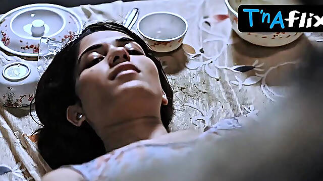 Ruhani Sharma Sexy Scene in Agra
