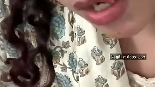 Nepali VIral Kurtha Wali Puti Khelaudai