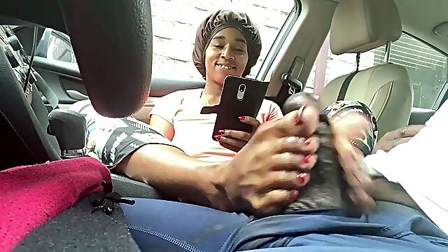 Amateur Foot Fetish Girlfriend Sucks and gives a Footjob