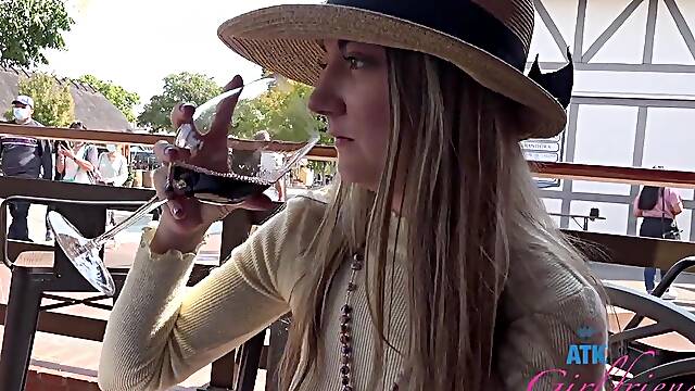 Homemade video in POV with Lily Adams being fingered in the car