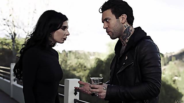 Wild fucking on a leather sofa with tattooed pornstar Kissa Sins