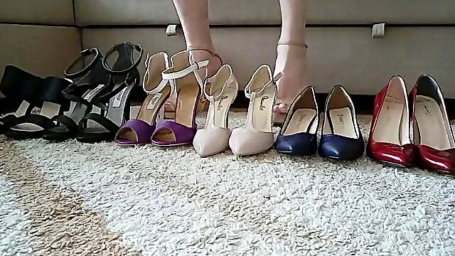 Sexual enthusiast with several shoes: wear, fuck, piss, cum