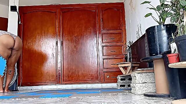 Mexican MILF Karmicoxv Confesses Thong Cleaning to Son-in-Law