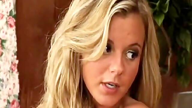 MILF Has Some Extra Special Fun