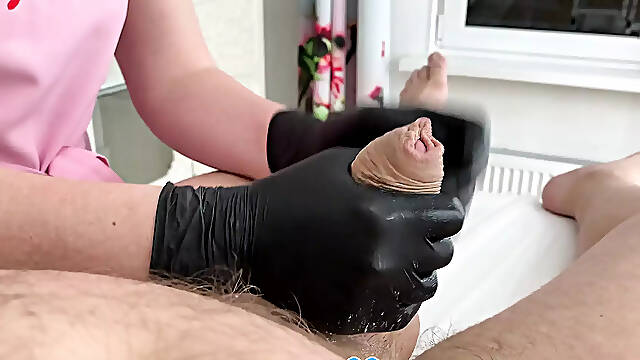 Hot blonde MILF nurse gives wild lingam massage to uncut dick after patient exam