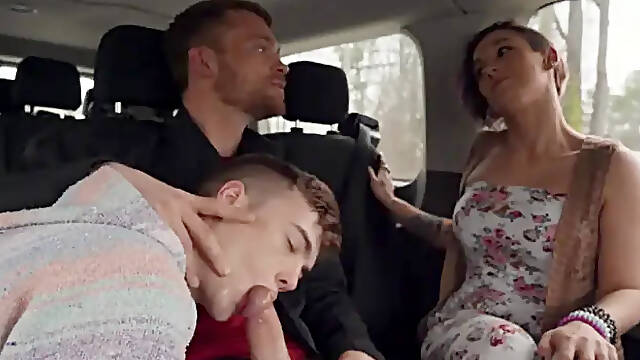 Str8Chaser.com: American cumshot outdoors