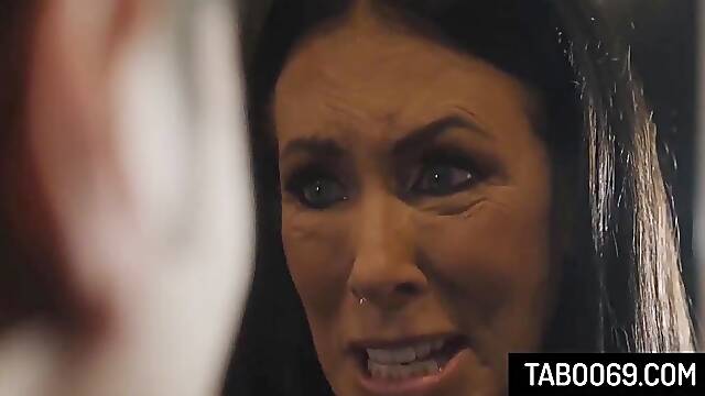 Breasty Stepmom Doppelganger Willing To Screw With Her StepFamily