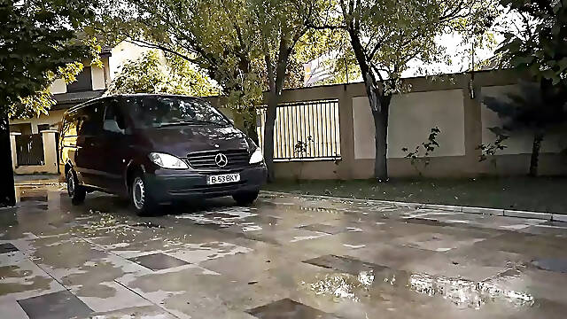 Blond Bombshell Pounds Twat and Deepthroats Knob Wildly