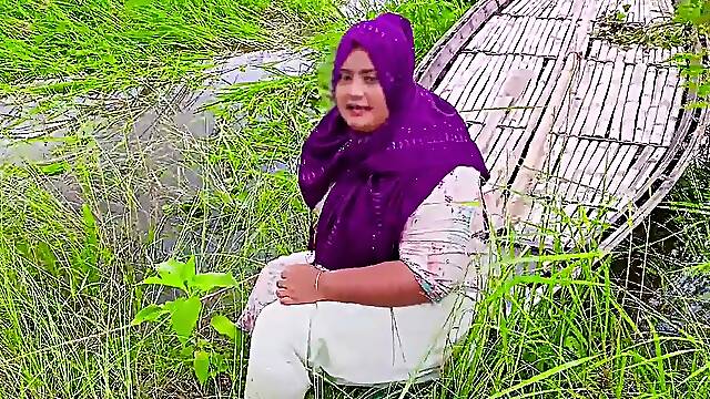 Lush Desi Outdoor Village Aunty Homemade Chudai vid