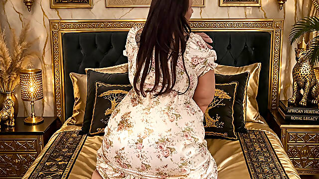 Curvy big ass milf loves doggy style creampie. Take the condom off