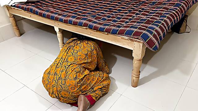 I hugged the maid in my house and started fucking