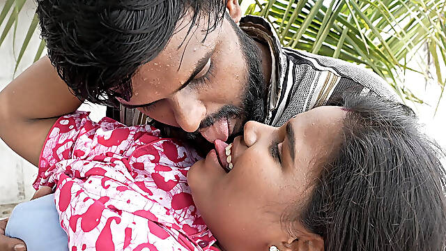 New Tamil Girl Was Weeping in the Field of People Without Recognition, Then Brought It to the House and Fucked